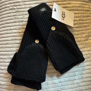 UGG Black Cozy Knit Flip Mittens